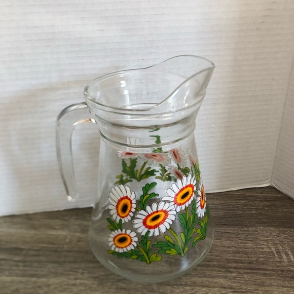 Vtg Arcopal France Daisy Print Glass Pitcher - Picture 2 of 9